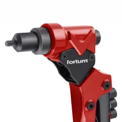 102979